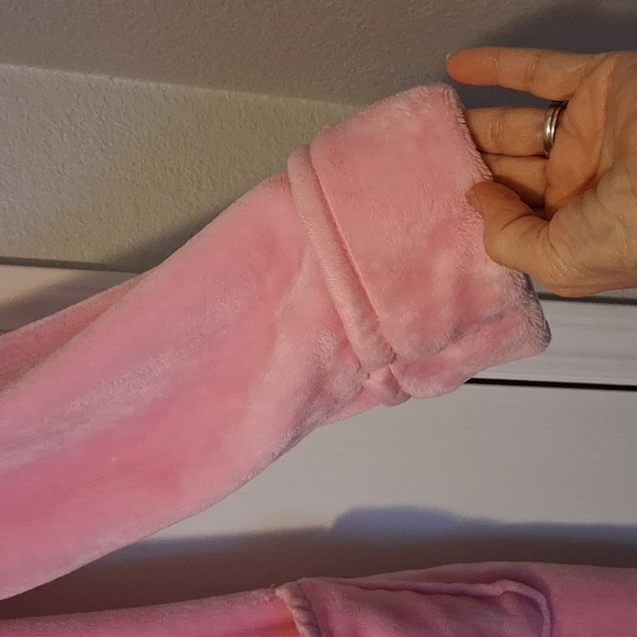NY Threads Plushy Pink Hooded Bathrobe Cozy Pockets Belted Sz XL - Picture 3 of 10